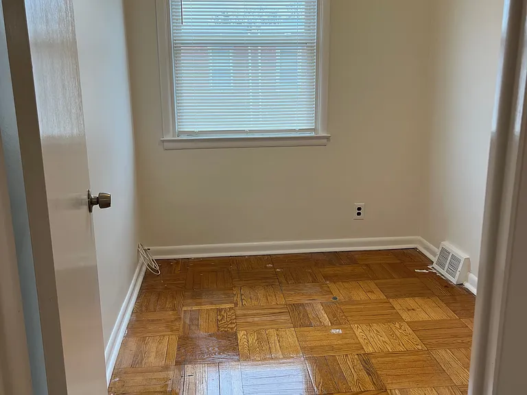 3rd Bedroom (has closet)