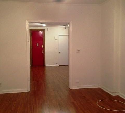 4th image of 16 W 69th St APT A