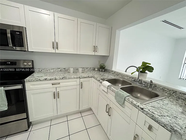 15332 SW 72nd St #6-22 — Photo 10