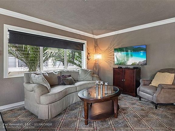 4th image of 1000 SE 4th St APT 323