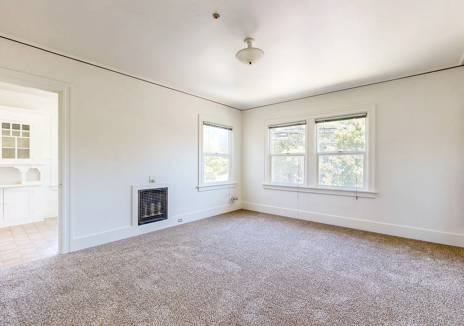 537/541 Humboldt Street — Photo 3