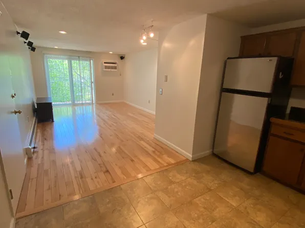 609 White Cedar Blvd, Portsmouth, NH 03801