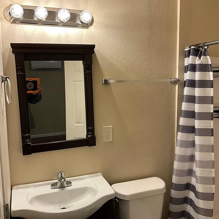 1 bed, 1.0 bath, 400 sqft, $1,000 — Photo 4