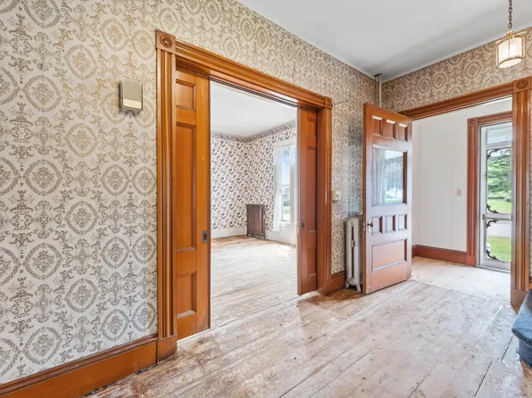 147 Talbot Avenue, Rockland, ME 04841