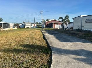 107 Coachlight Ln, North Fort Myers, FL 33917