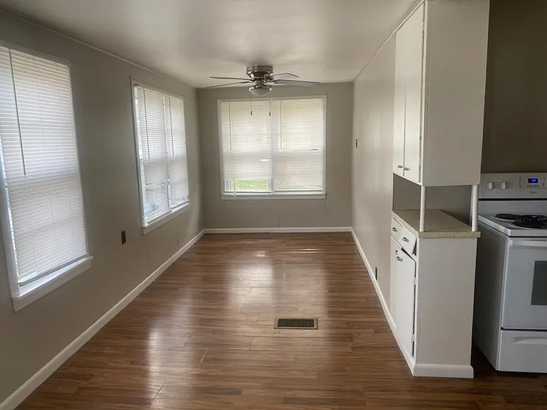 1711 W Main St — Photo 5