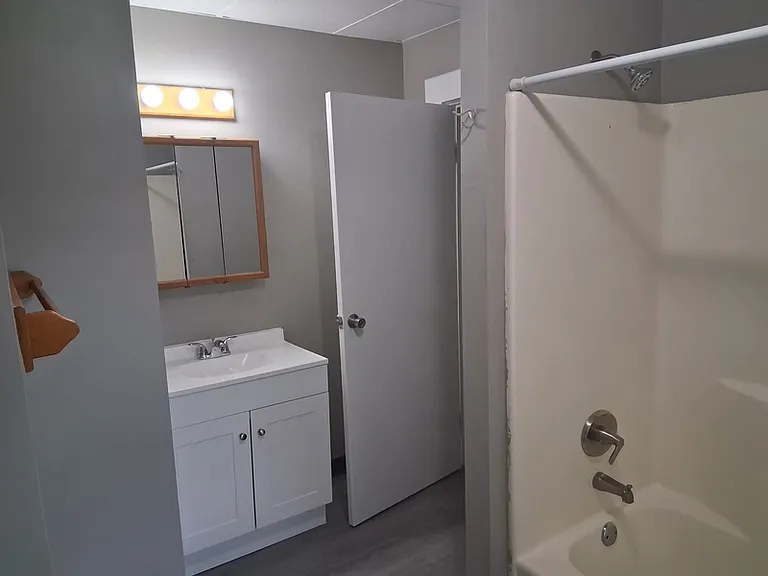 317 Morris St — Photo 14