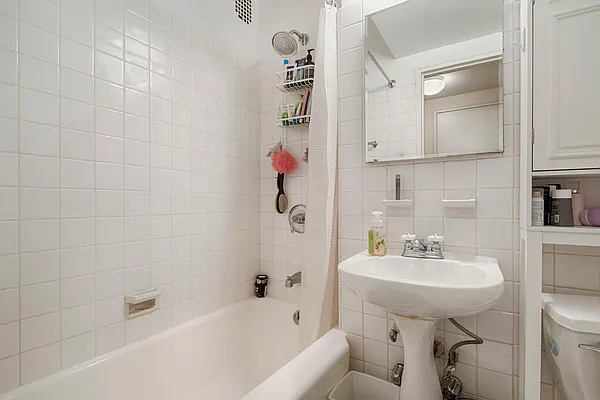 Rented by Douglas Elliman | media 13