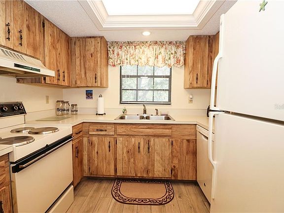 3rd image of 150 Englewood Isles Pkwy Unit 307