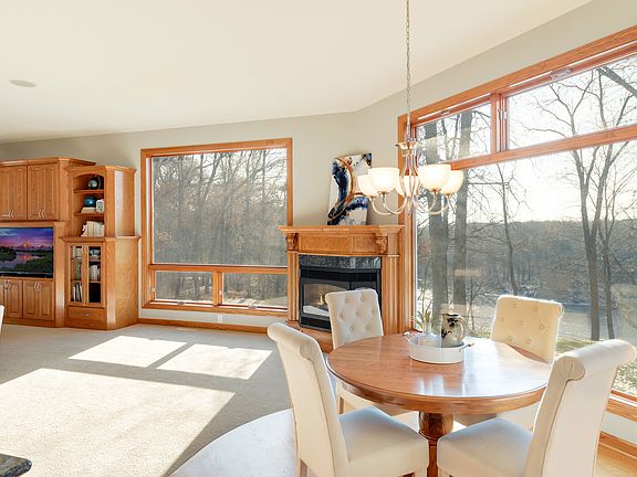 3rd image of 19366 Blackfoot St NW