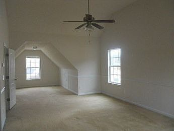 4th image of 3703 Meridian Ln