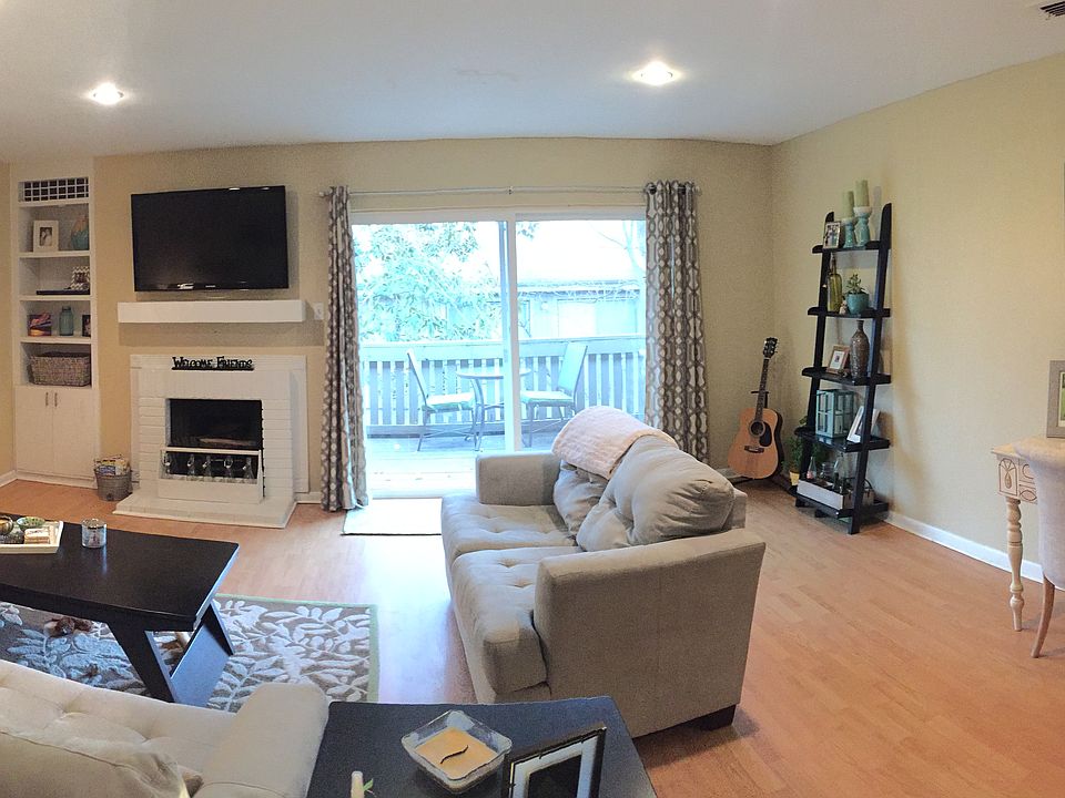 1st image of 4779 Eagle Crest Dr #2
