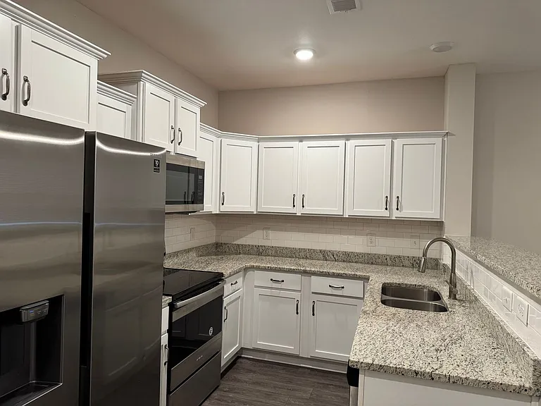 295 Smithson Ln — Photo 5