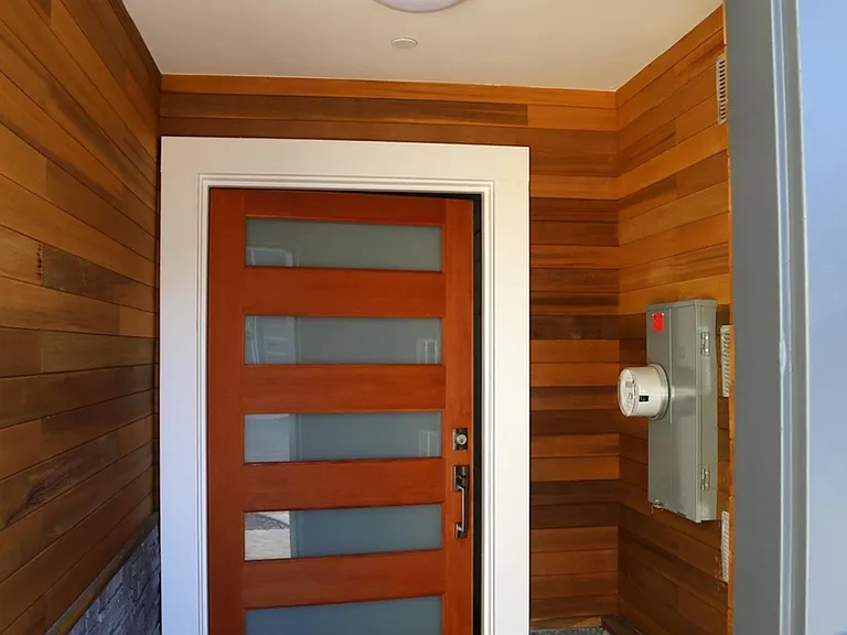 323 Peoria St — Photo 3