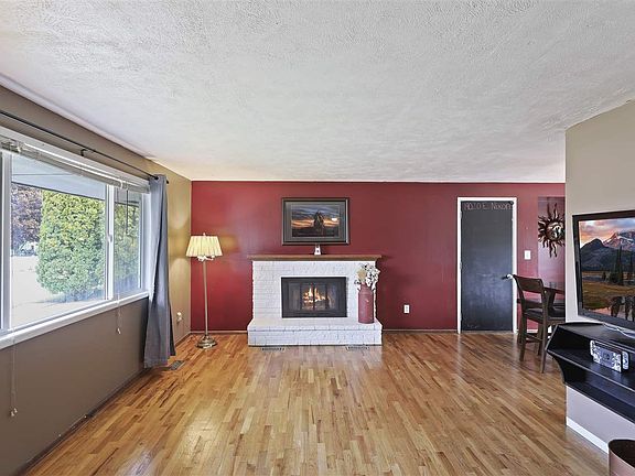 3rd image of 19020 E Nixon Ave