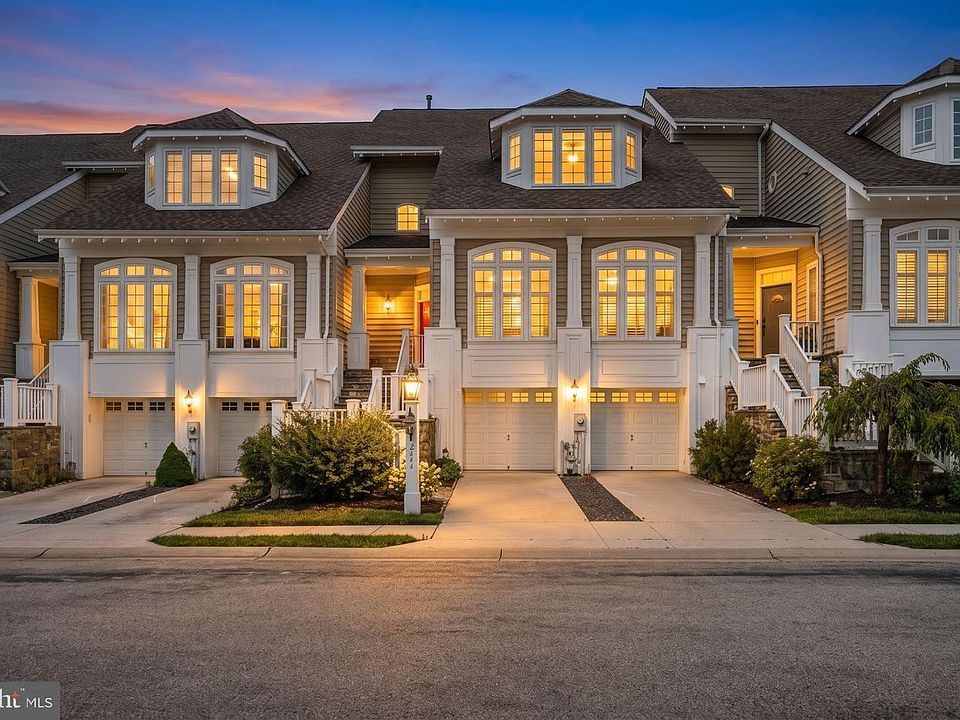 1st image of 8741 Lake Edge Dr