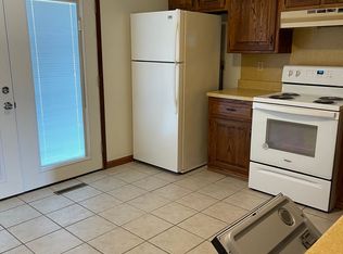 1215 Pine St APT D, Lebanon, MO 65536