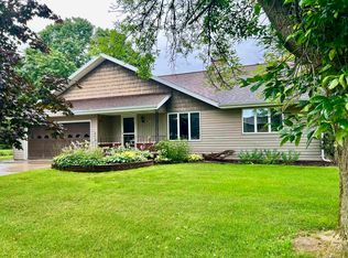 306 Alice Ln, Manawa, WI 54949