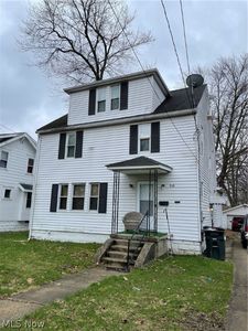 848 Lovers Ln, Akron, OH, 44306