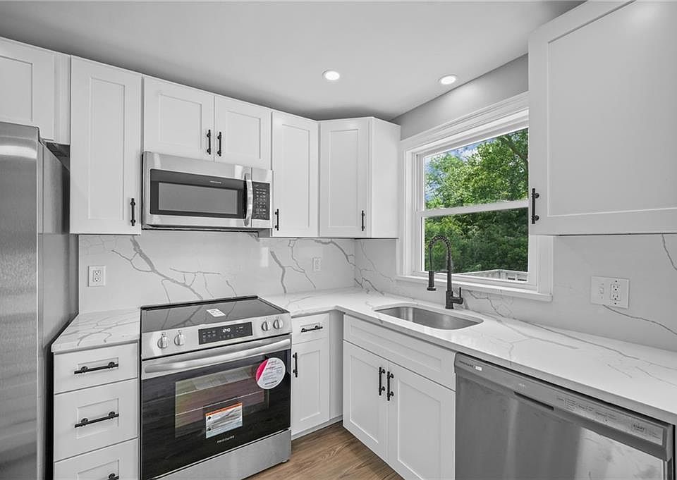 8 Clay St, Ashaway, RI 02804 Zillow