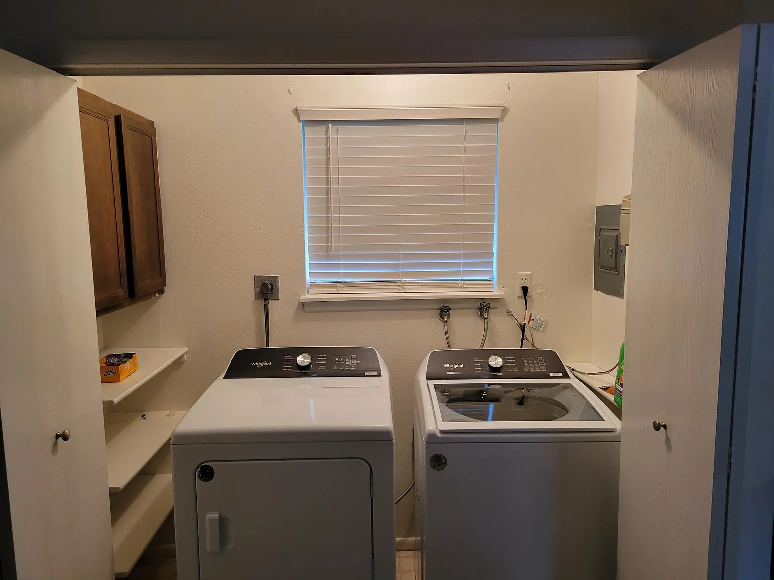 3 bed, 1.5 bath, 1205 sqft, $900 — Photo 2