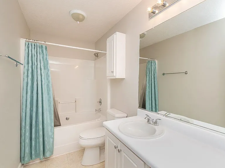 215 E Middlebury Ln SW — Photo 20