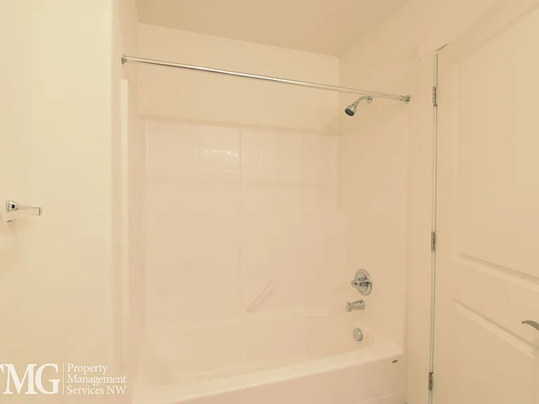 1017 SE 12th Ave — Photo 12