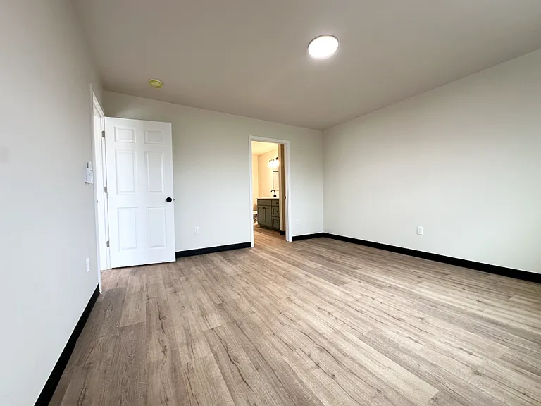 525 Rustic Ridge Dr — Photo 8