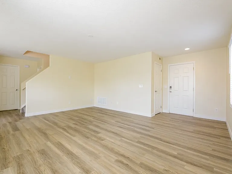 723 Canyon Ln — Photo 4