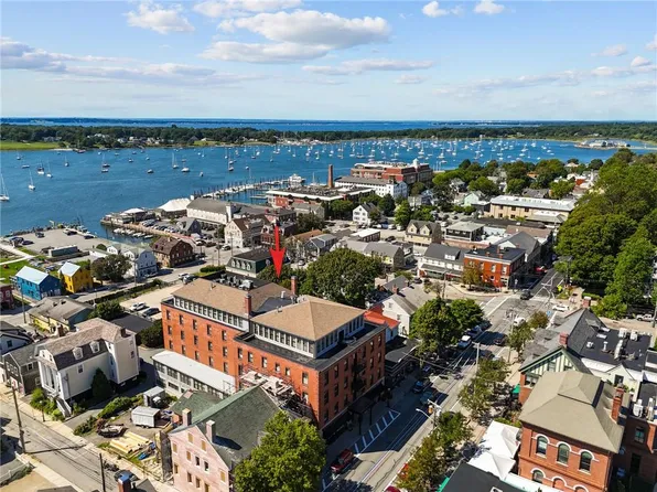 423 Hope St #1A, Bristol, RI 02809