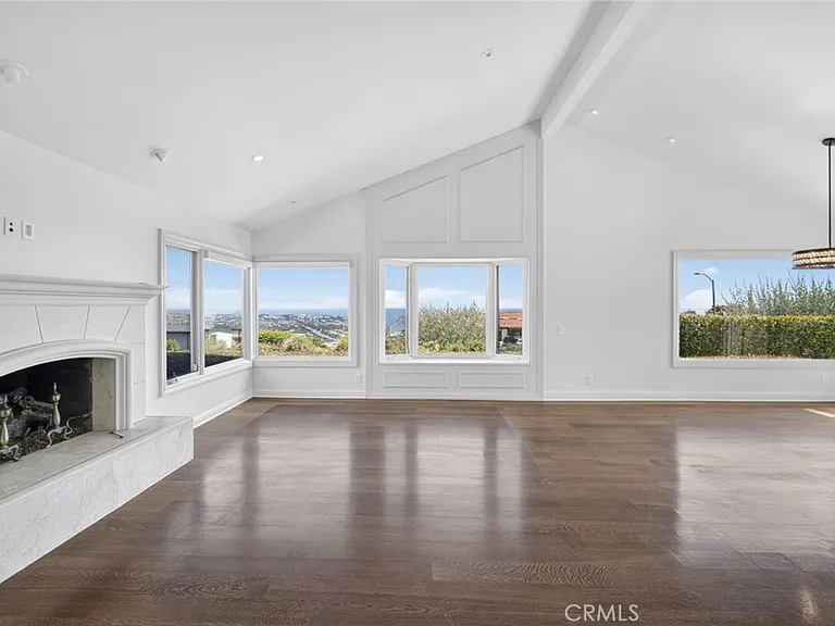 32201 Sea Island Dr — Photo 3