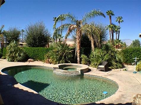 West facing side yard pool and spa with Mt San Jacinto view