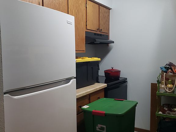 5th image of 833 N Gammon Rd APT E
