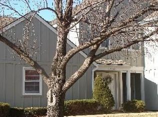 9404 W 122nd St, Overland Park, KS 66213