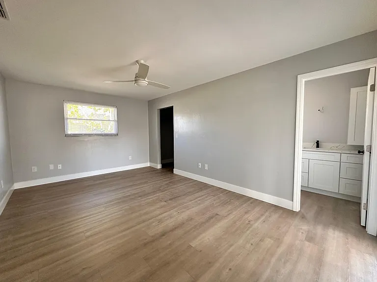4005 SW 2nd Pl — Photo 10
