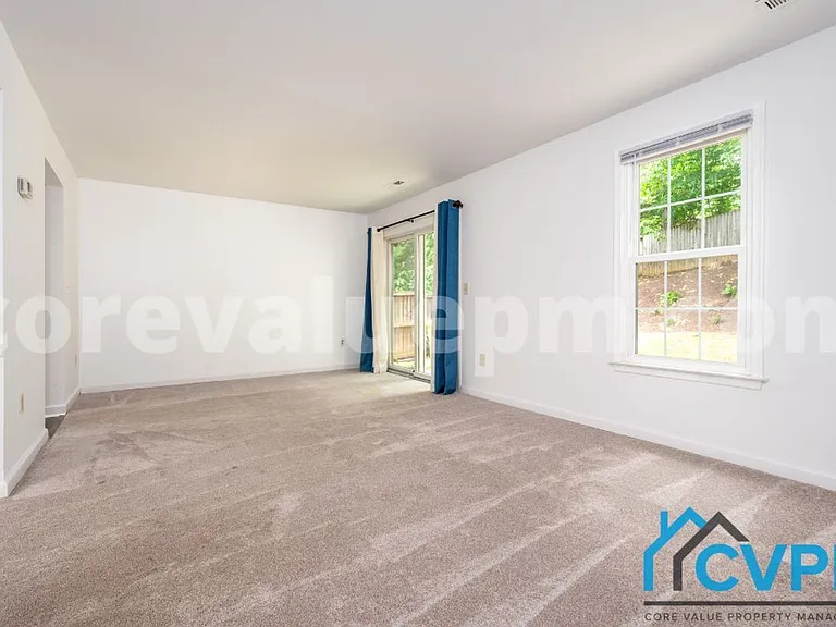 1250 Stonewood Ct — Photo 10