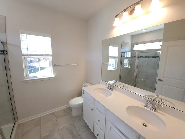beautiful, bright bathroom