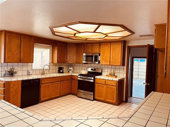 5th image of 9425 Mountain Rd