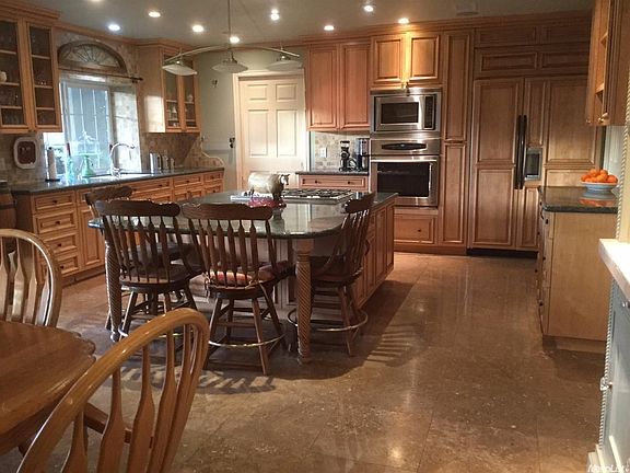 4th image of 2816 Tam O Shanter Dr