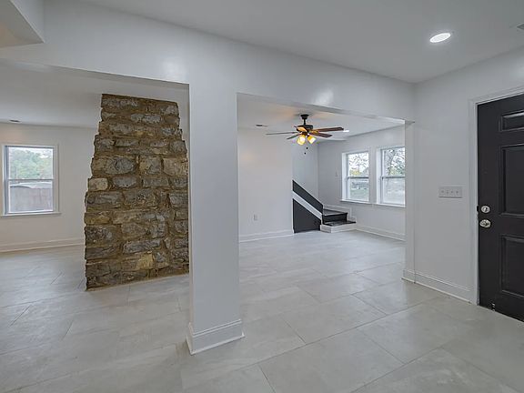 4th image of 830 Market St