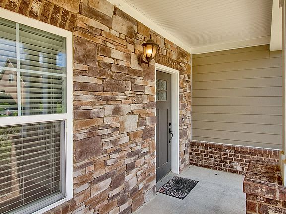 3rd image of 5599 Seagrove Ln