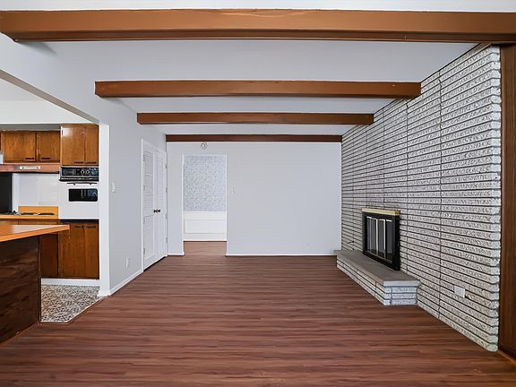 3rd image of 3550 N Luewan Dr