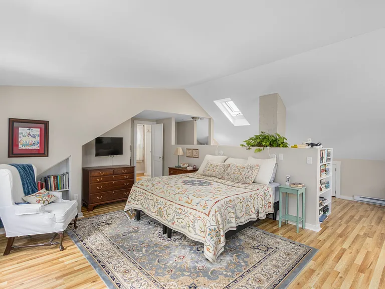 141 Coggeshall Ave — Photo 30
