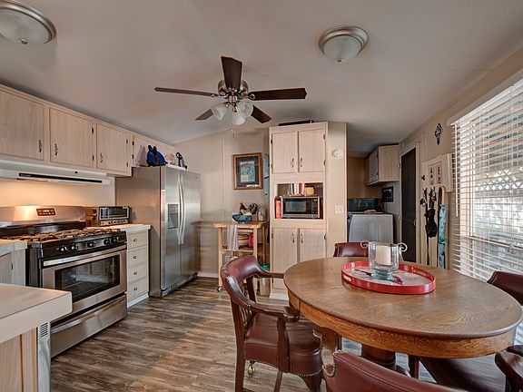 5th image of 721 Margaret Dr