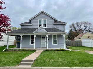 625 N 2nd St, La Crescent, MN 55947