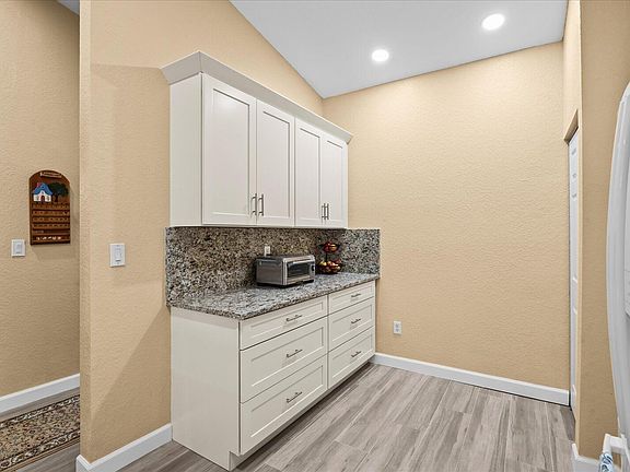 5th image of 4720 Lucerne Lakes Boulevard E #810