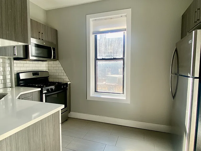 1517 Park Pl #9R — Photo 2