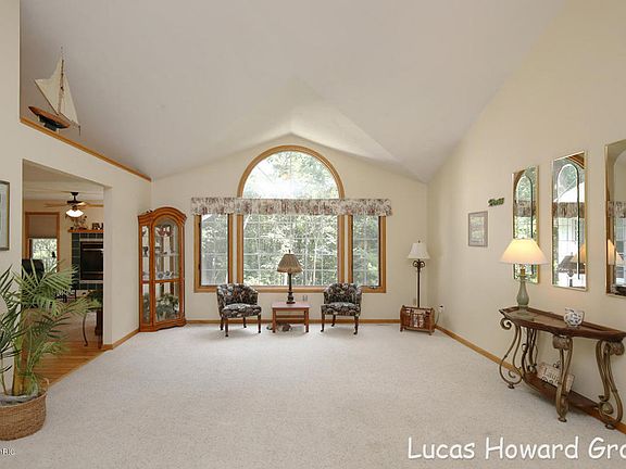4th image of 1559 Hawthorne Hills Dr SE