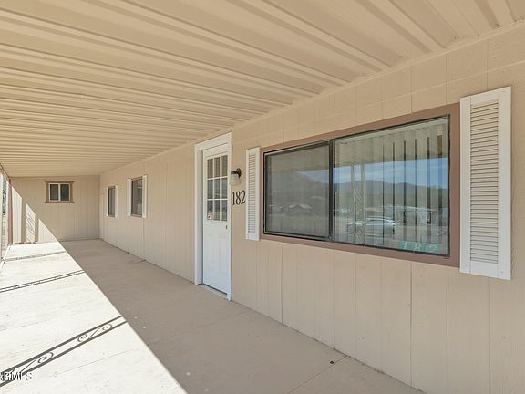 3rd image of 182 E SUNDANCE Lane