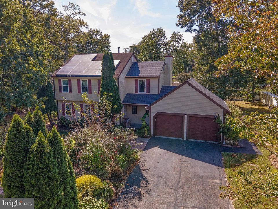 1st image of 422 Debbie Ln